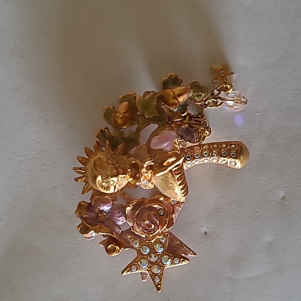 Kirk's Folly brooch